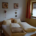 Hanslerfeld Apartment *